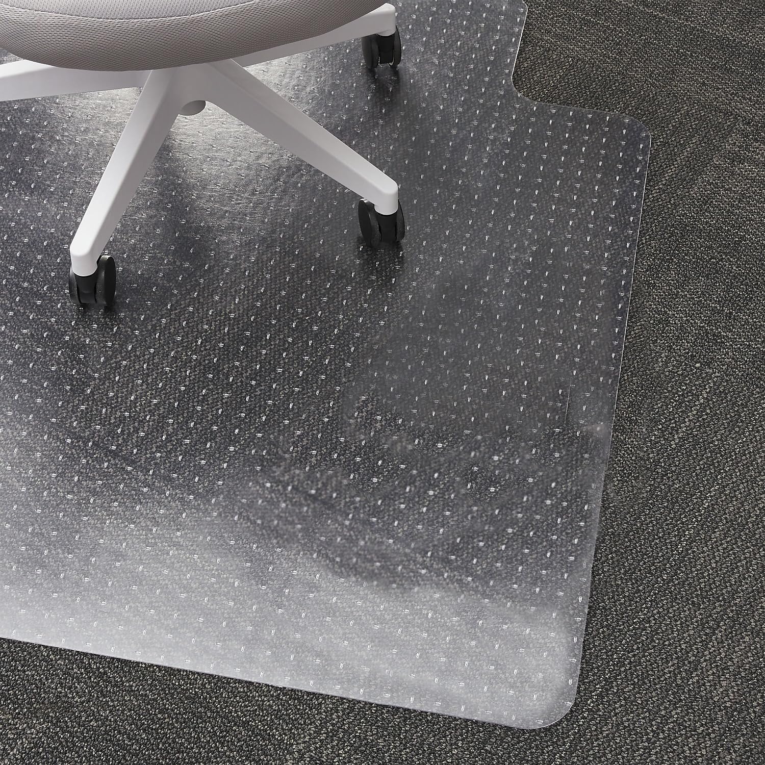 Chair mat with lip